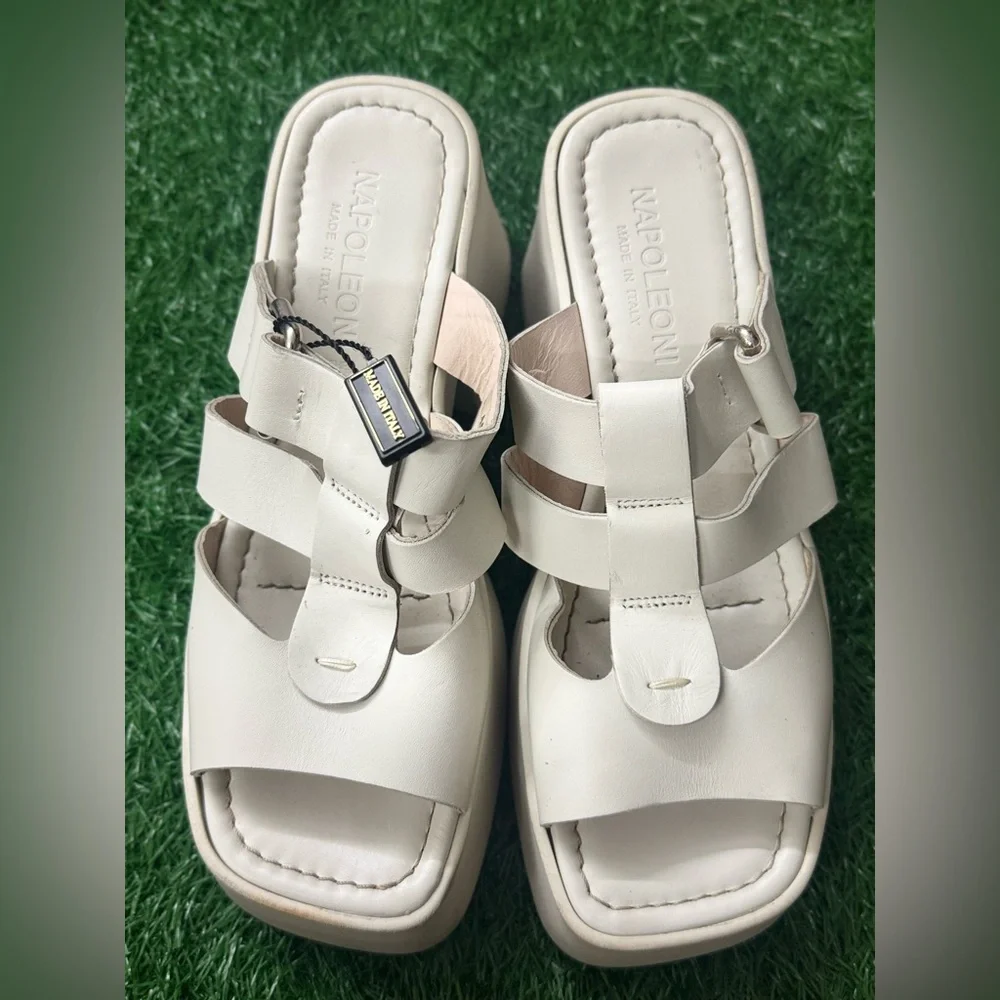 Napoleoni Italy women’s platforms size‎ 39